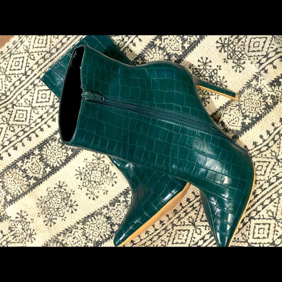 Croc Embossed Ankle Boots - Picture 5 of 5